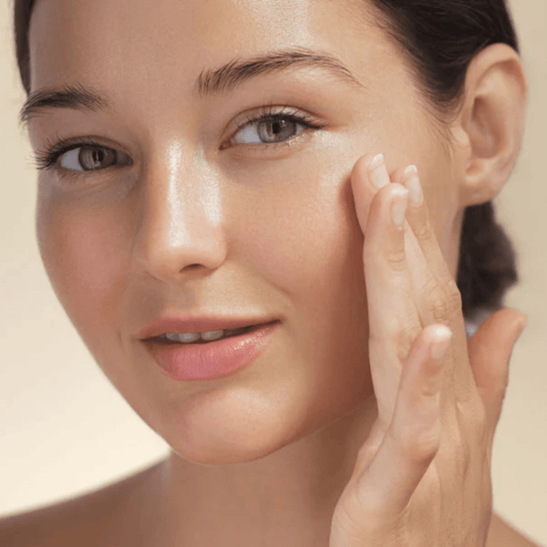 Collagène et élastine : pourquoi votre peau se relâche avec l'âge